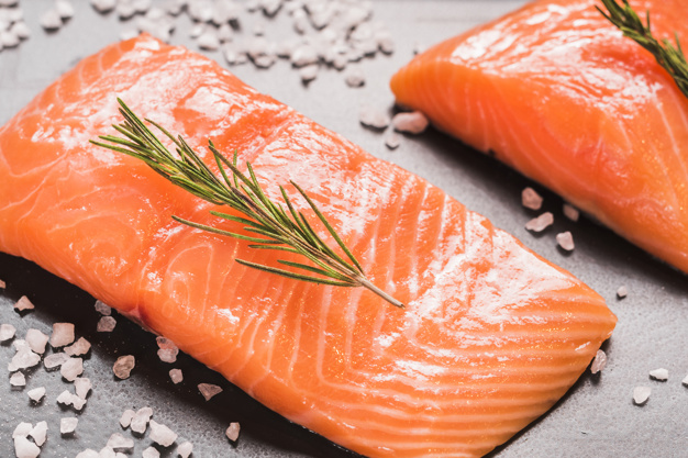 Salmon makanan mengandung kolagen