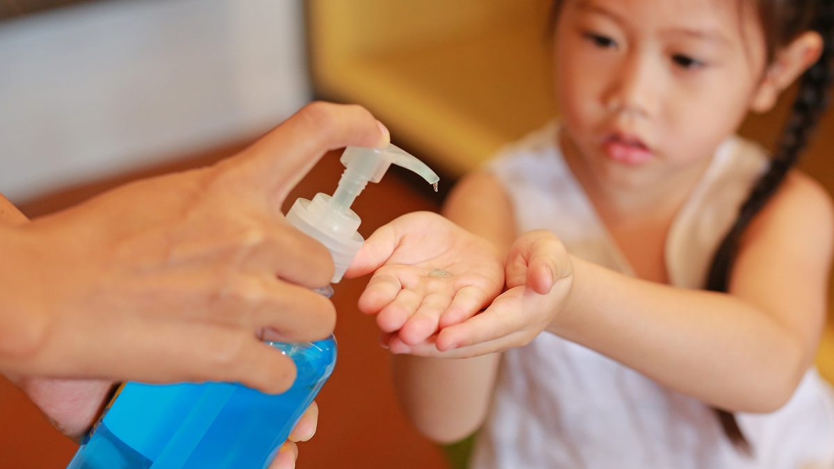 Membuat hand sanitizer sendiri di rumah