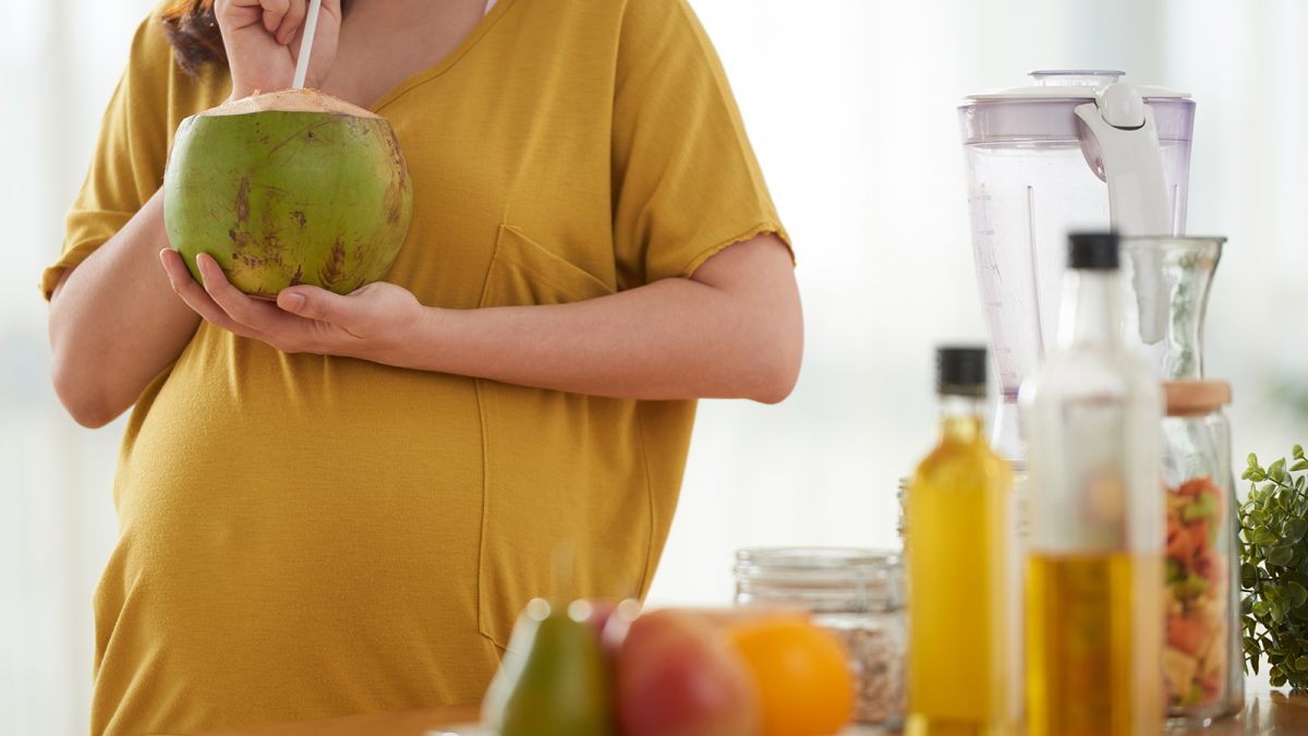 Manfaat air kelapa bagi ibu hamil