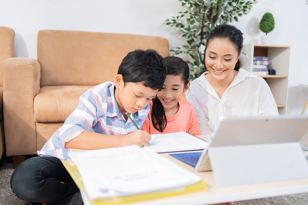 5 Cara Melatih Anak  Fokus Saat Sekolah Online di  Rumah  