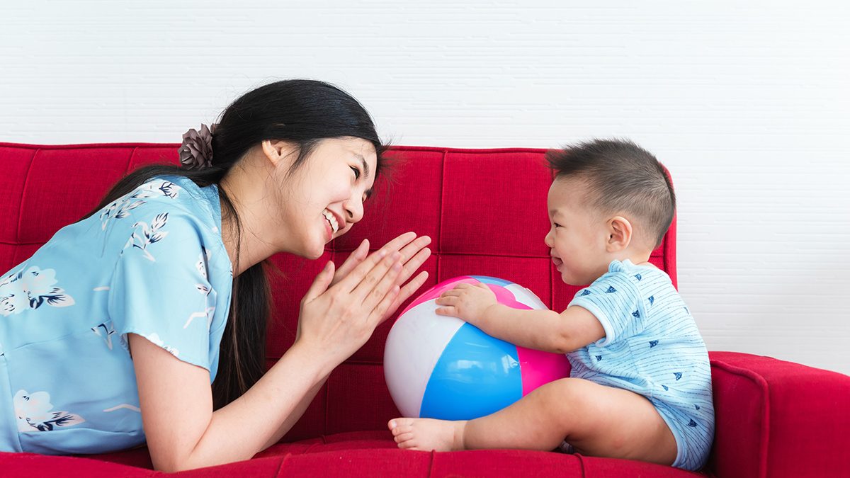 Cara melatih anak berbicara