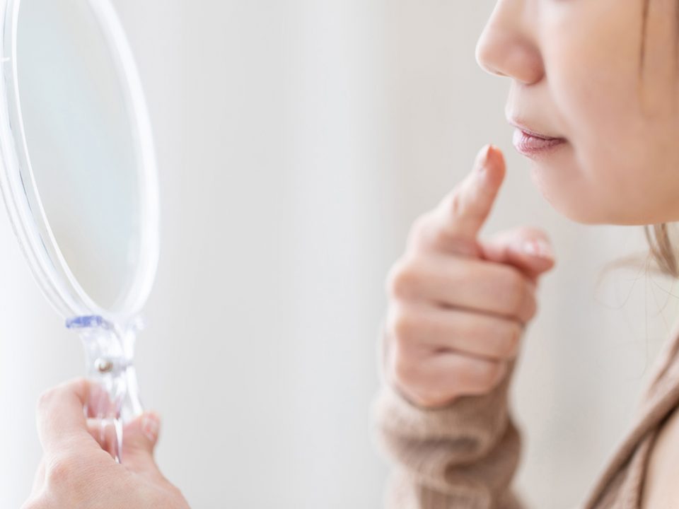 Mencegah bibir kering dengan scrub rutin
